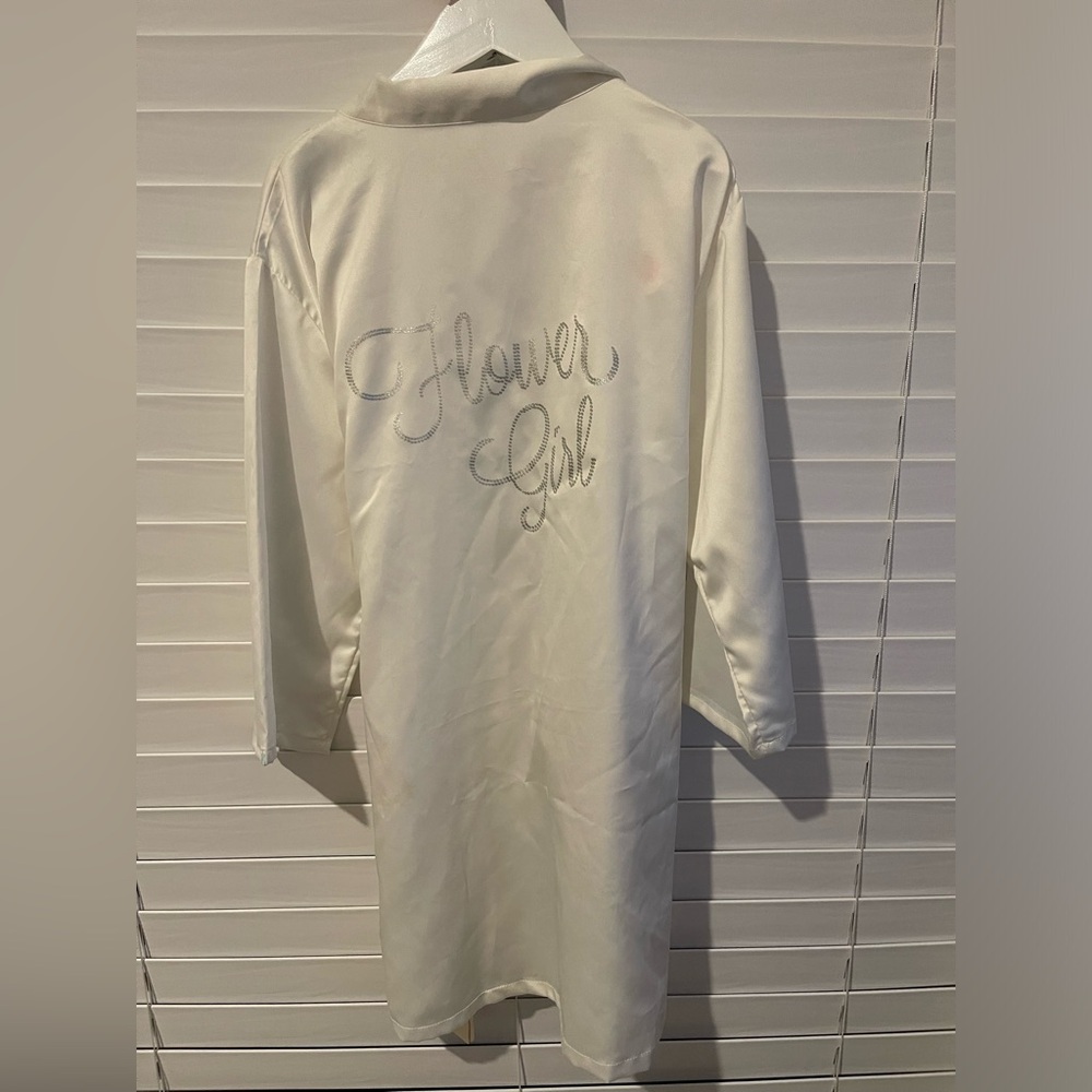Flower Girl Robe with Hanger size 6/7